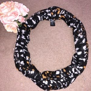 🌸H&M: Circle Scarf